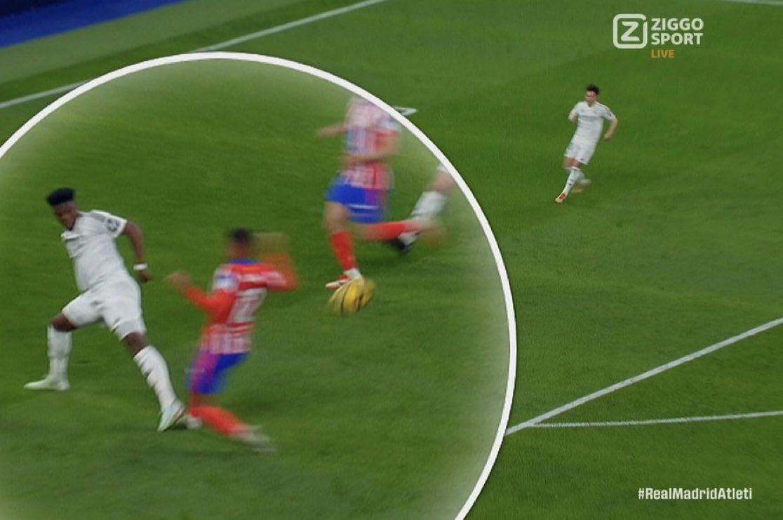 «Ils manipulent les images» - REAL MADRID TV Fume à la décision de pénalité de Madrid Derby