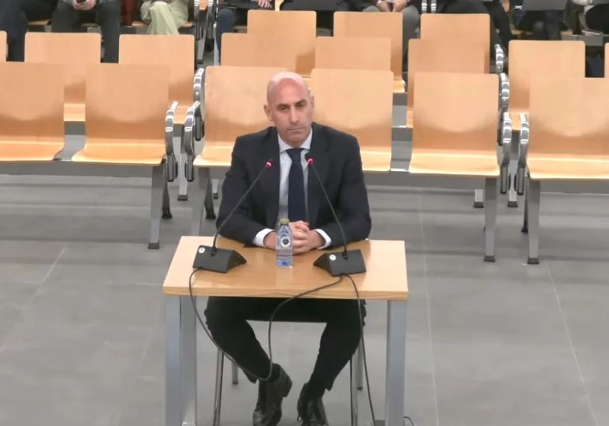 Rubiales témoigne devant le tribunal.