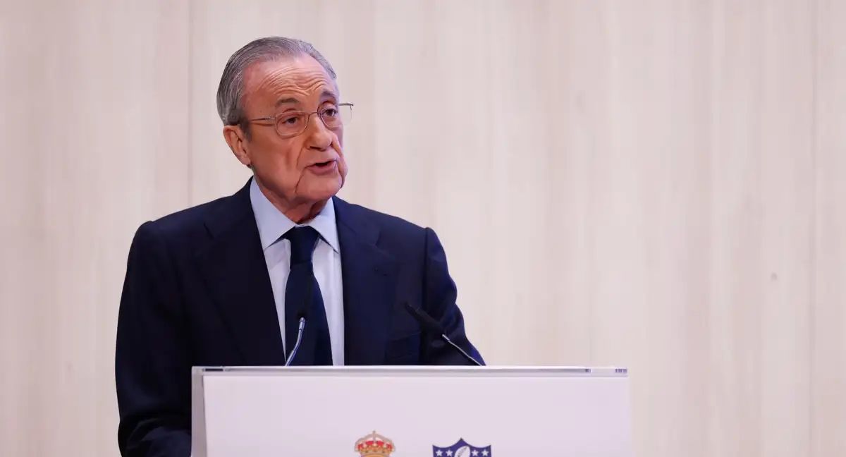 Florentino Perez addresses the assembly