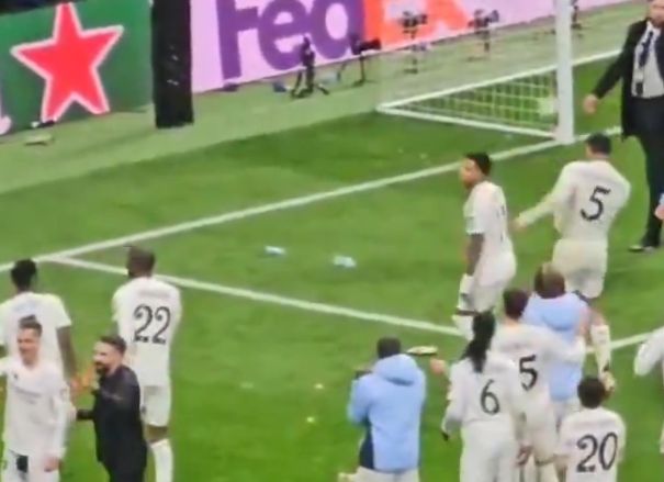 Regardez: Jude Bellingham se dirige vers lui lancé lors des célébrations du Real Madrid