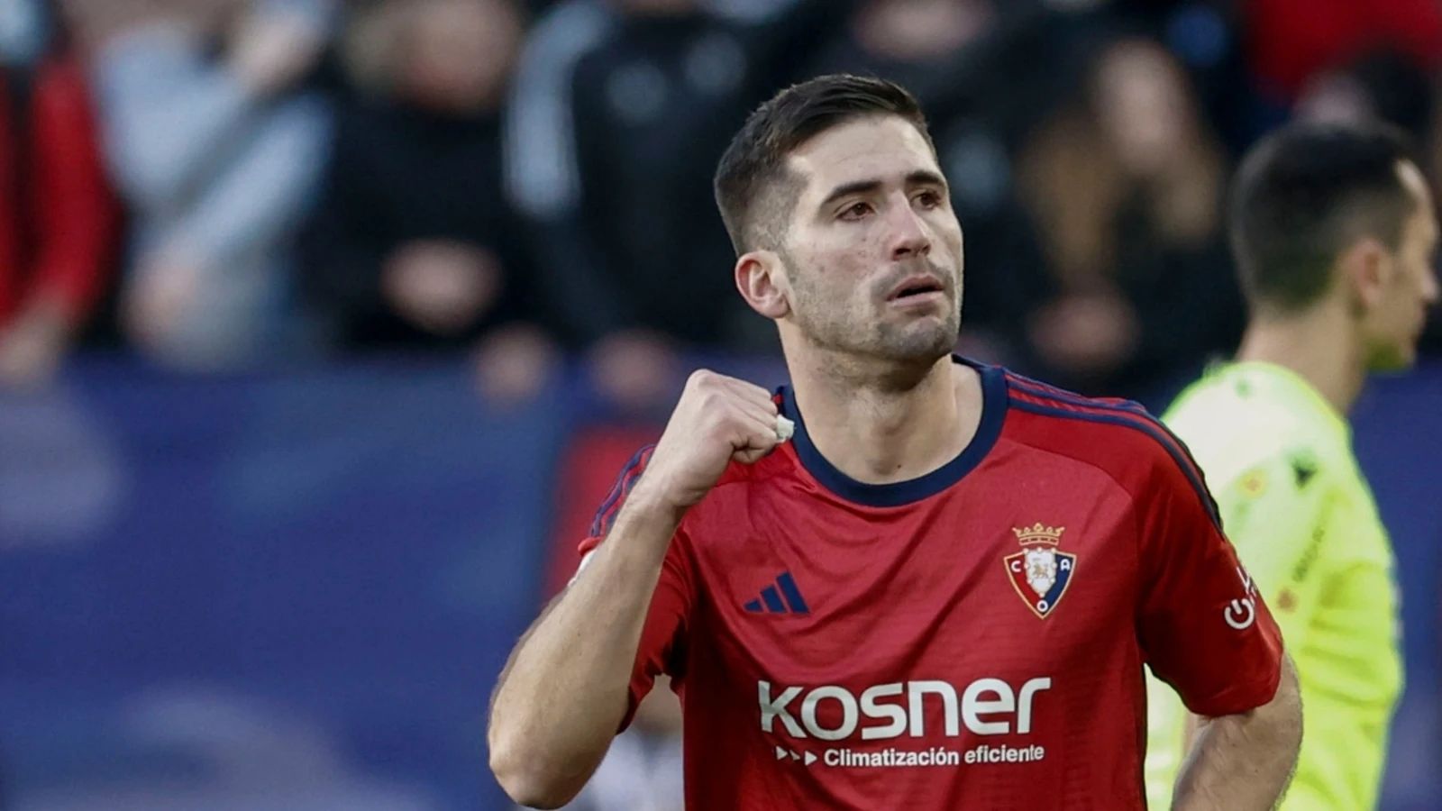 Club d'athlétisme dans l'espoir de braconner le défenseur d'Osasuna cet été