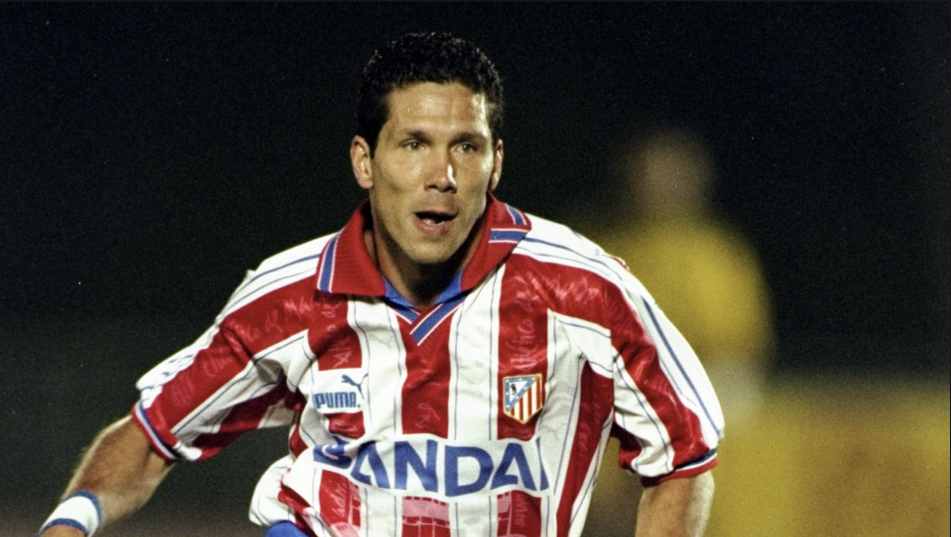 Diego Simeone en action en tant que joueur.