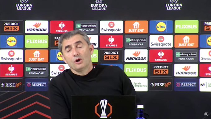 «Trop» - le manager du club sportif déçu de la décision révolutionnaire lors de la défaite de Manchester United