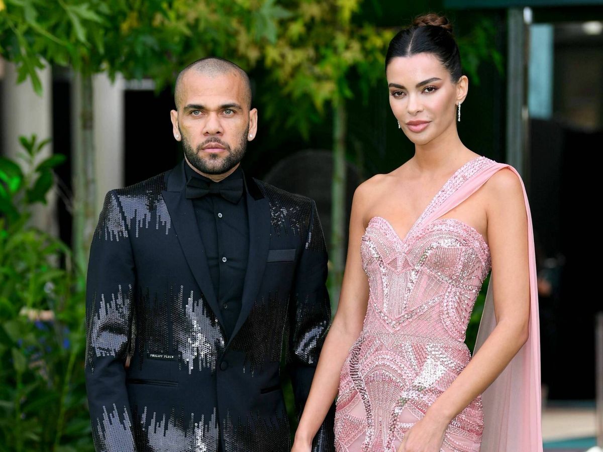 Dani Alves and Joana Sanz