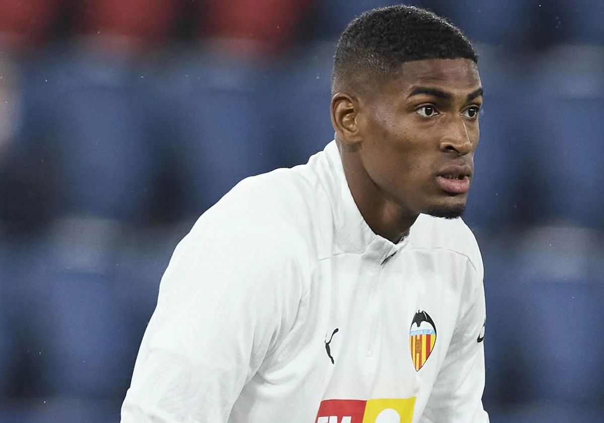 Valencia fait une nouvelle offre de contrat à Arsenal Target Cristhian Mosquera